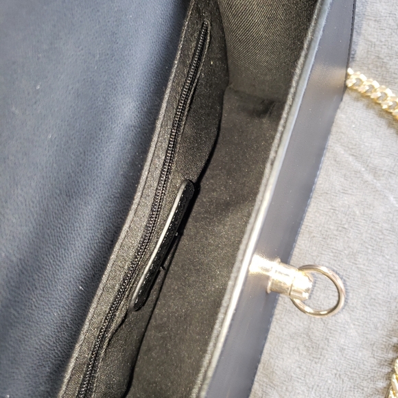 Black evening purse with gold strap - Picture 5 of 6